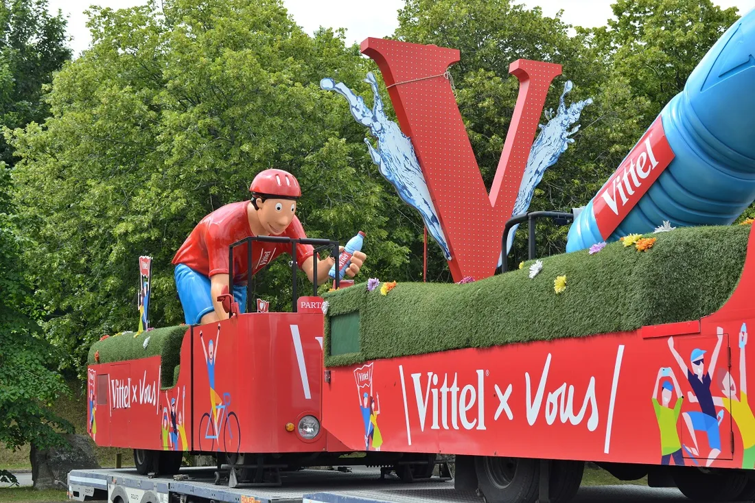 Un char de la caravane publicitaire